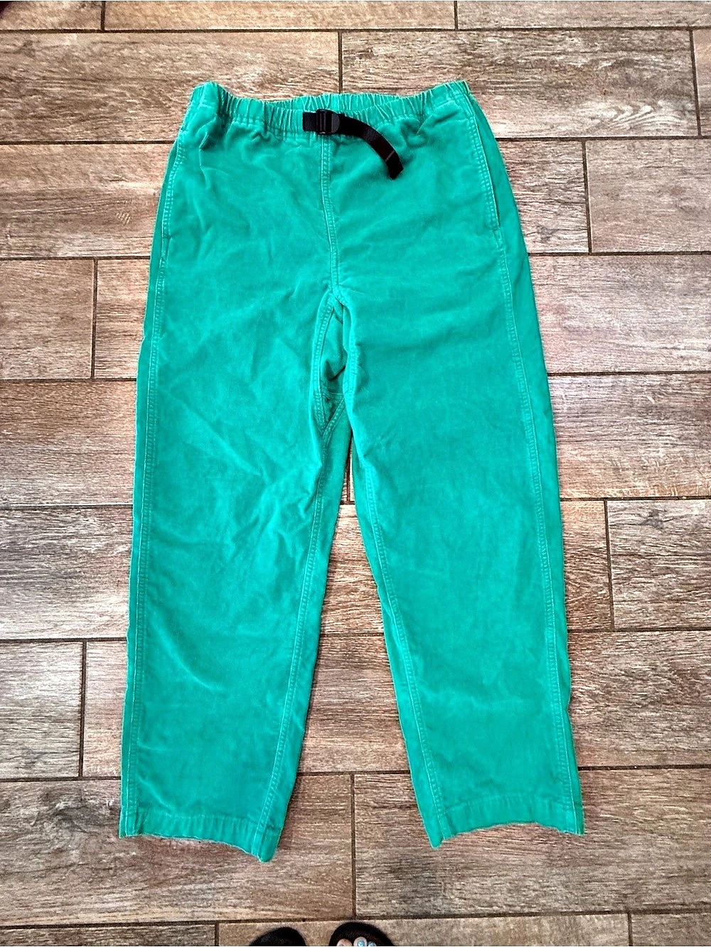 Levi Strauss & Co. Mens size large Corduroy Green Casual Pants